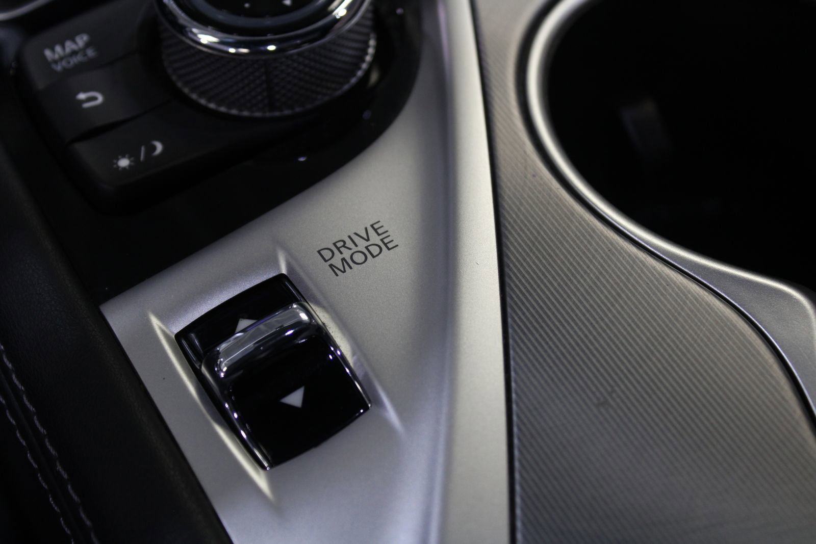 Used 2018 INFINITI Q60 3.0t Luxe w/ Sensory Package 3.0T Luxe image 33