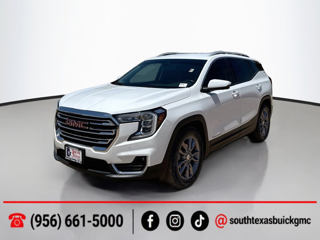 Used 2022 GMC Terrain SLT w/ Tech Package FWD image 3