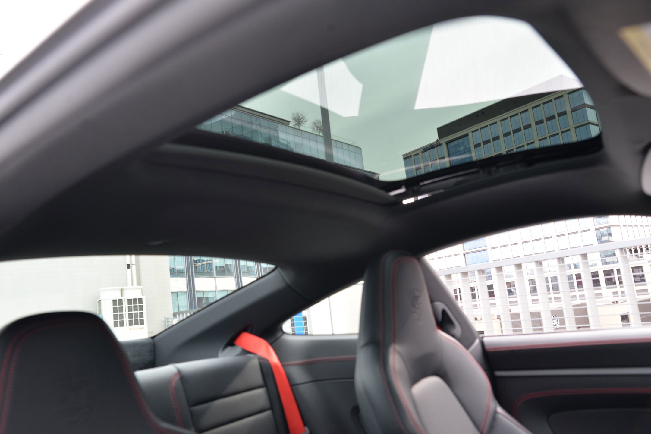 Certified 2024 Porsche 911 Carrera image 15