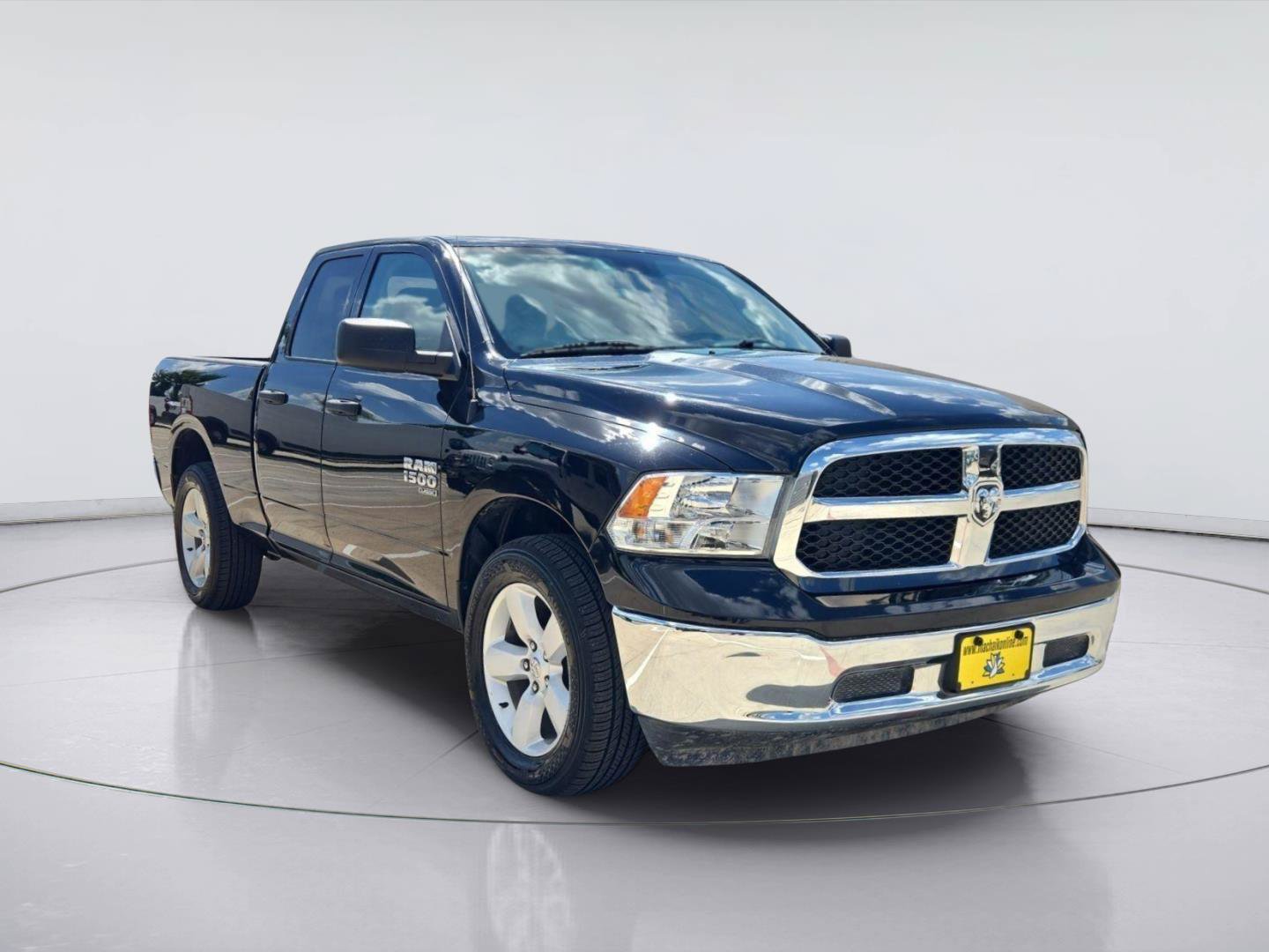 Used 2024 RAM 1500 Classic SLT AWD/4WD image 7