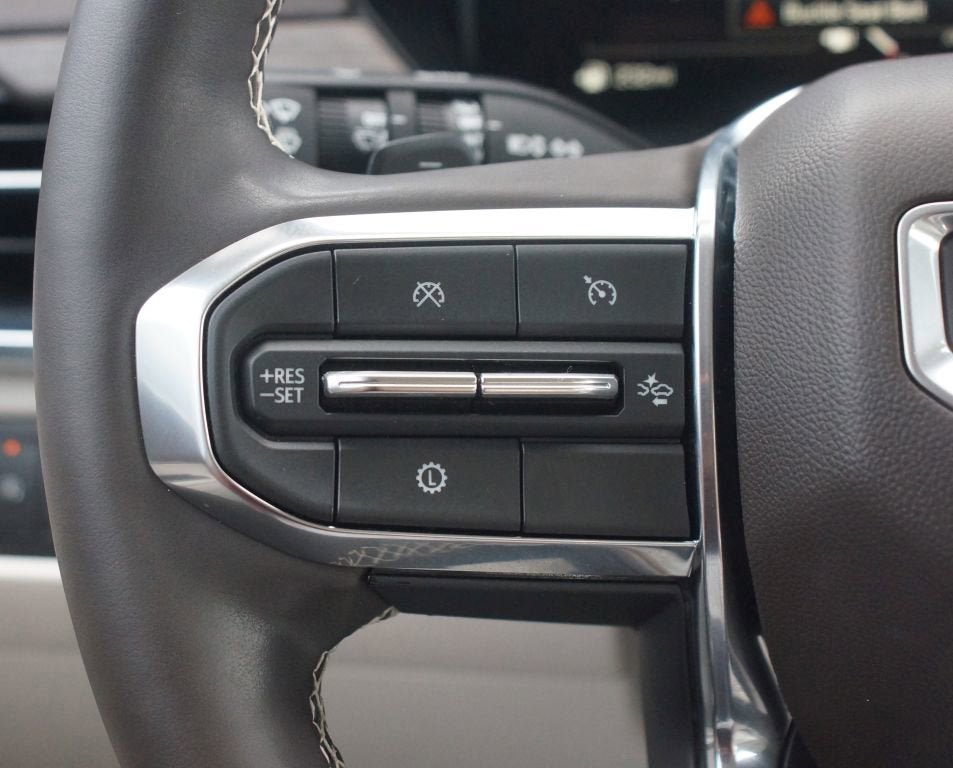 Used 2025 GMC Acadia Denali w/ LPO, Floor Liner Package FWD image 11