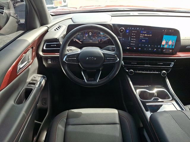 Certified 2025 Chevrolet Traverse Z71 w/ Driver Confidence Package image 11