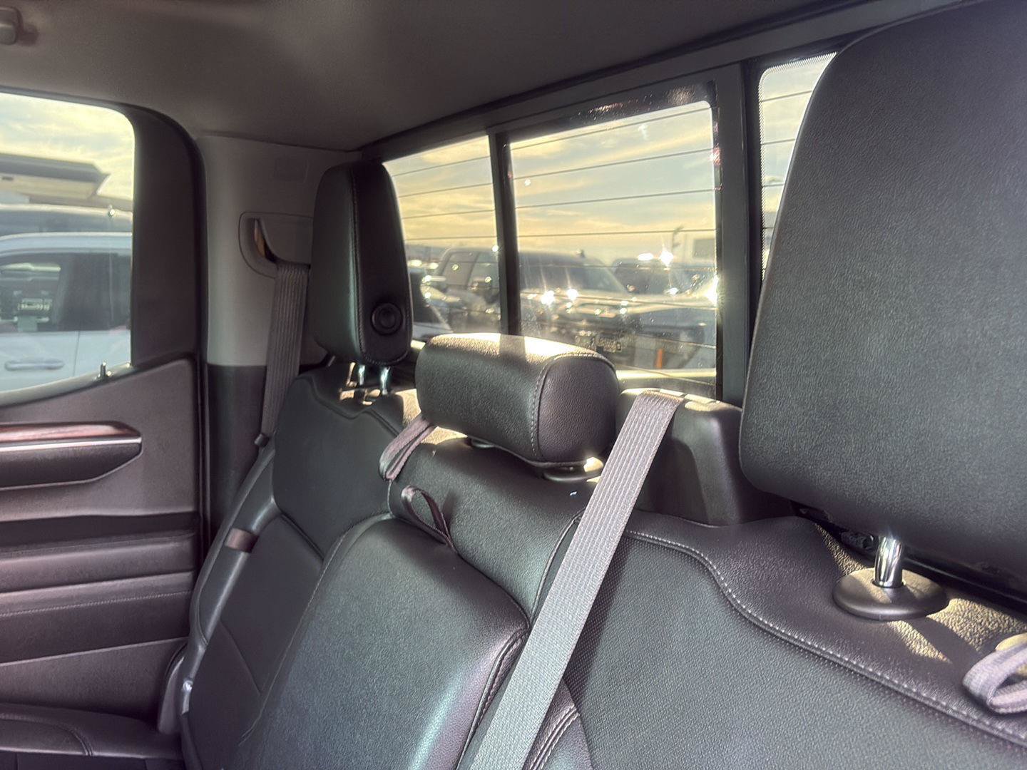 Used 2022 GMC Sierra 1500 SLT w/ SLT Premium Plus Package AWD/4WD image 30