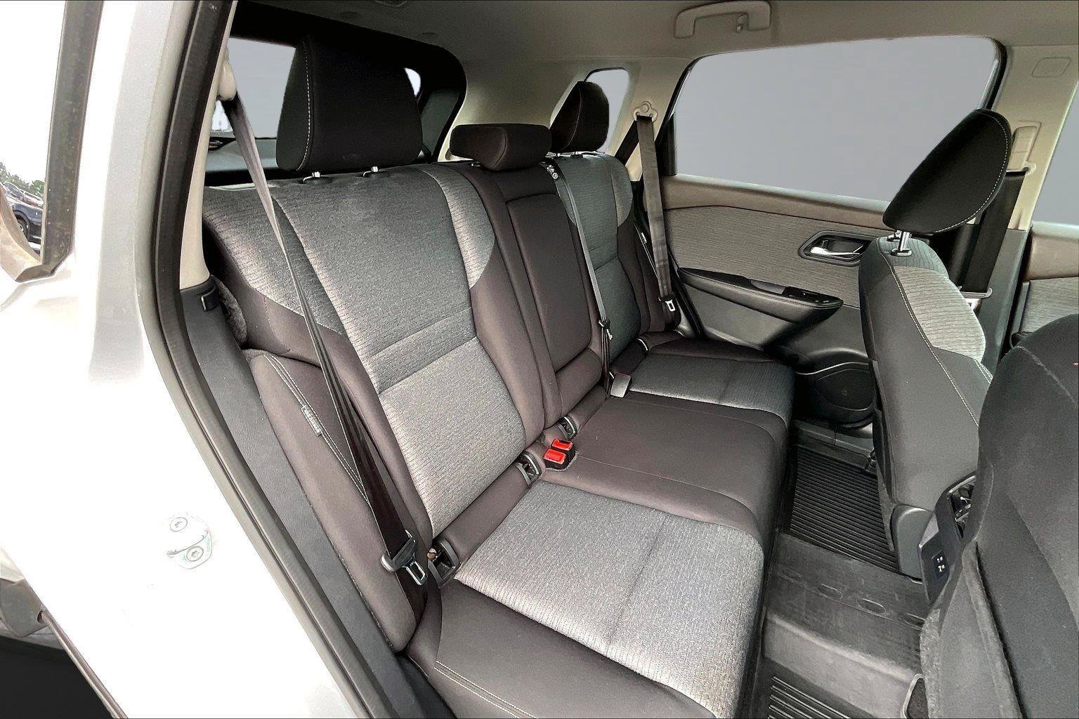 Certified 2021 Nissan Rogue SV FWD image 27