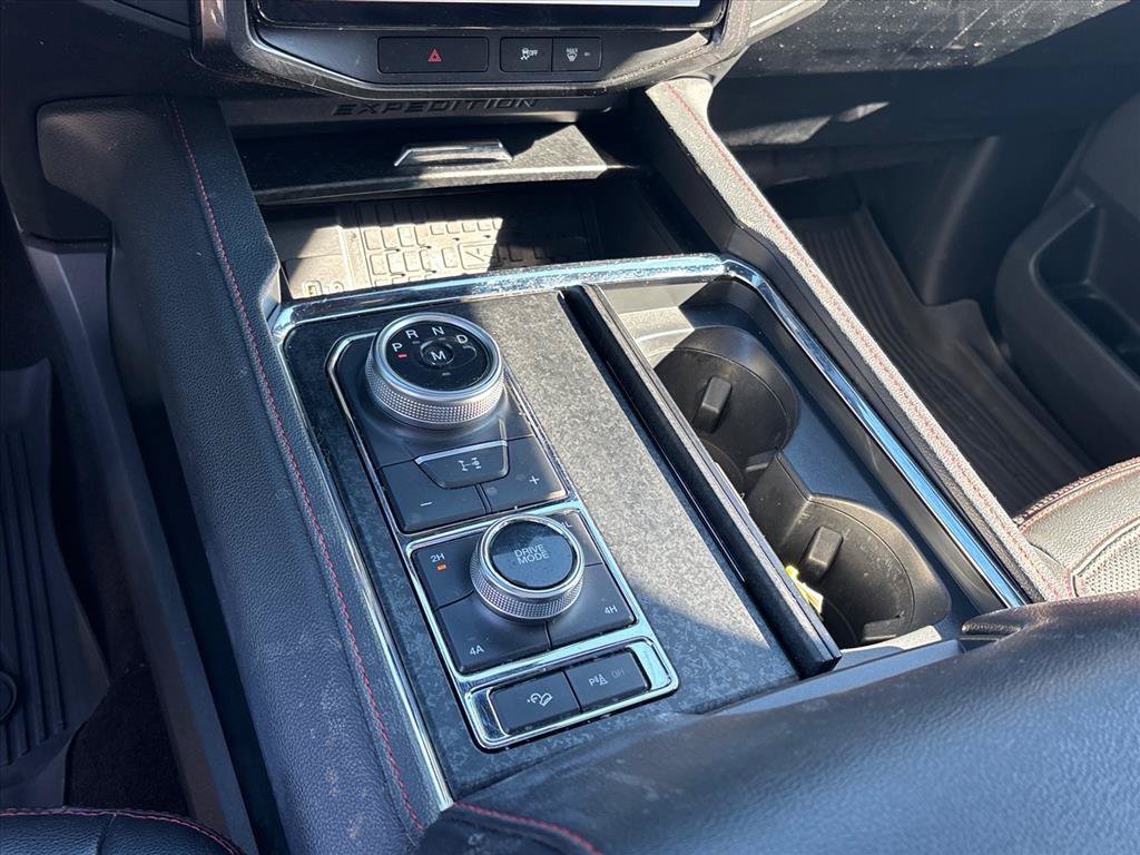 Used 2022 Ford Expedition Limited AWD/4WD image 19