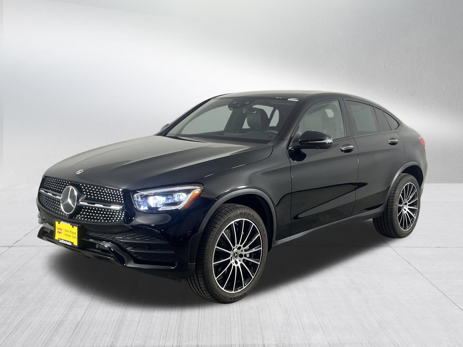 Used 2023 Mercedes-Benz GLC 300 4MATIC Coupe image 3