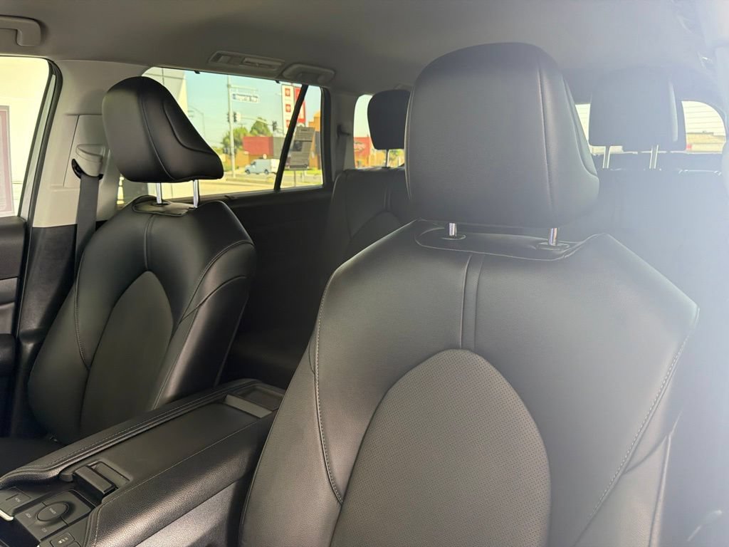 Certified 2024 Toyota Grand Highlander FWD image 23