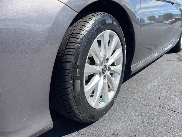 Used 2019 Toyota Camry LE image 10
