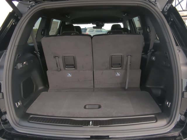 New 2027 Jeep Grand Cherokee L Limited w/ Trailer Tow Package RWD image 12