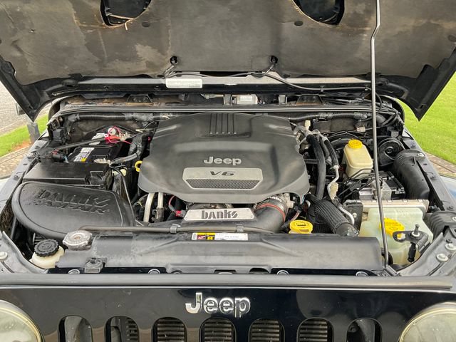 Used 2015 Jeep Wrangler Unlimited Rubicon AWD/4WD image 30