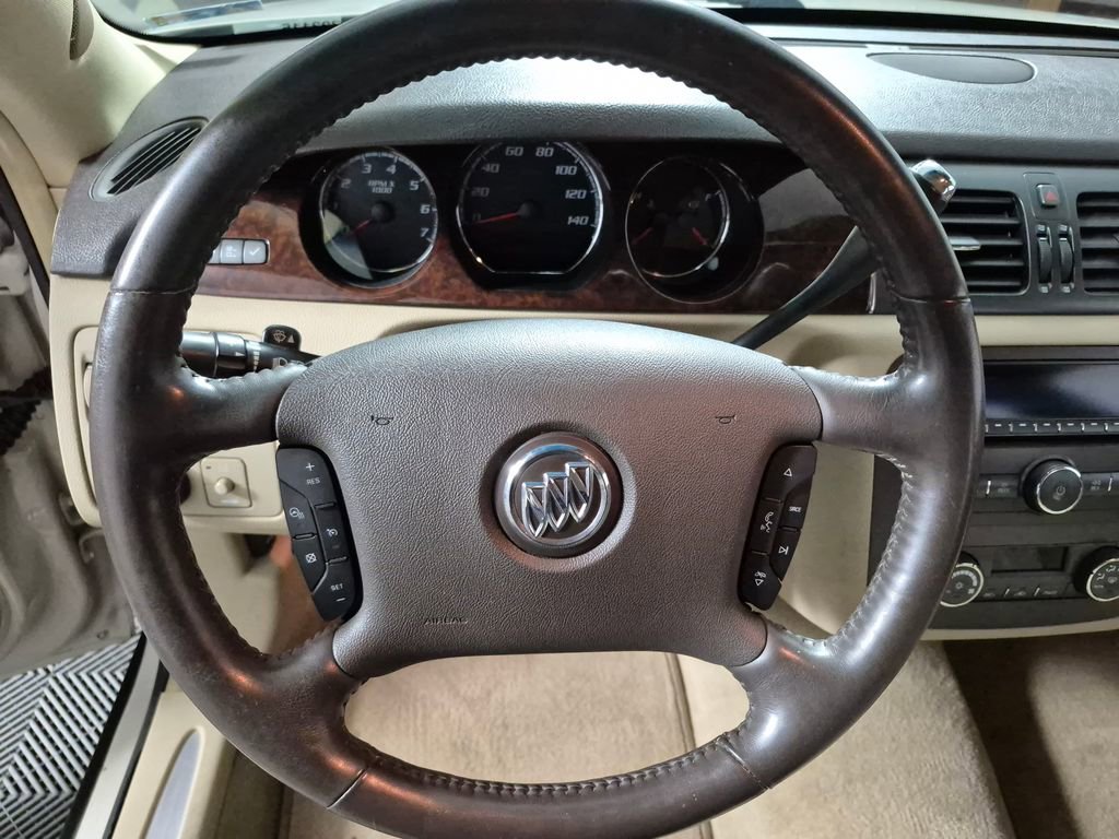Used 2010 Buick Lucerne CXL FWD image 11