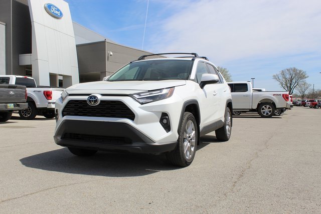 Used 2023 Toyota RAV4 XLE Premium FWD image 1