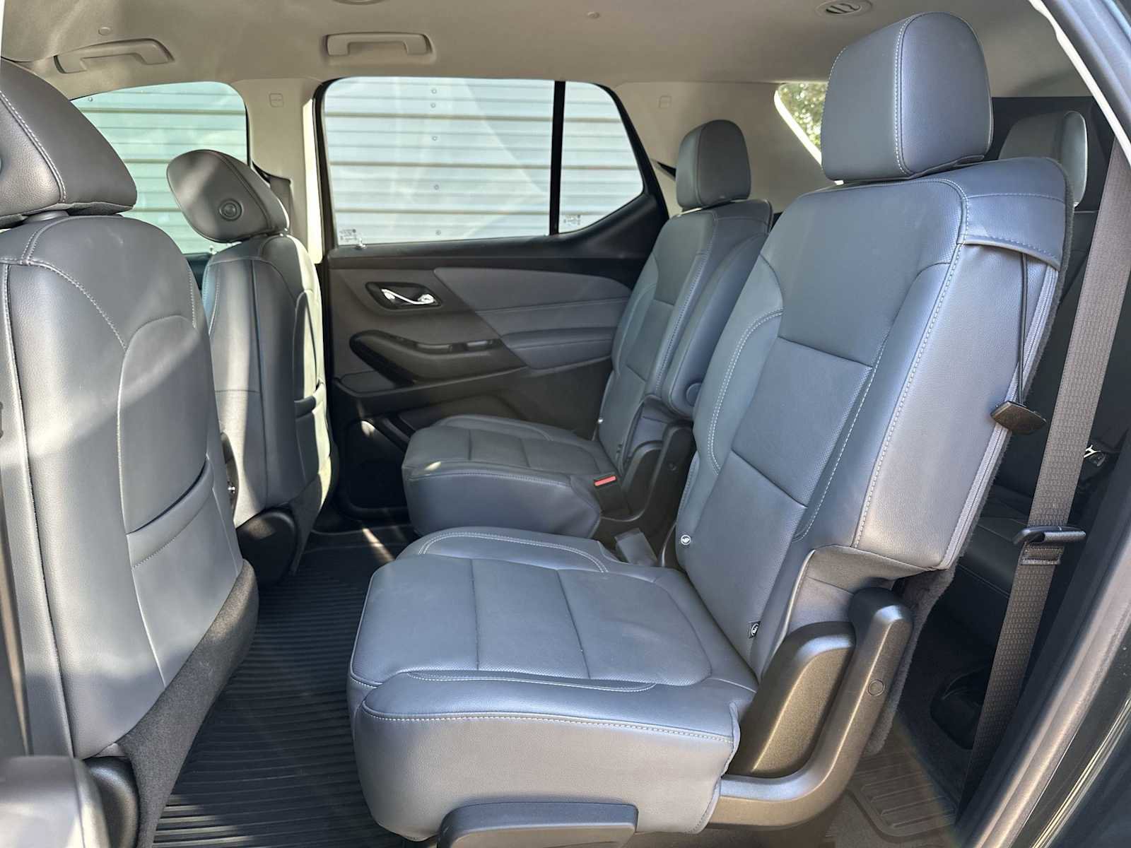 Used 2020 Chevrolet Traverse Premier FWD image 17