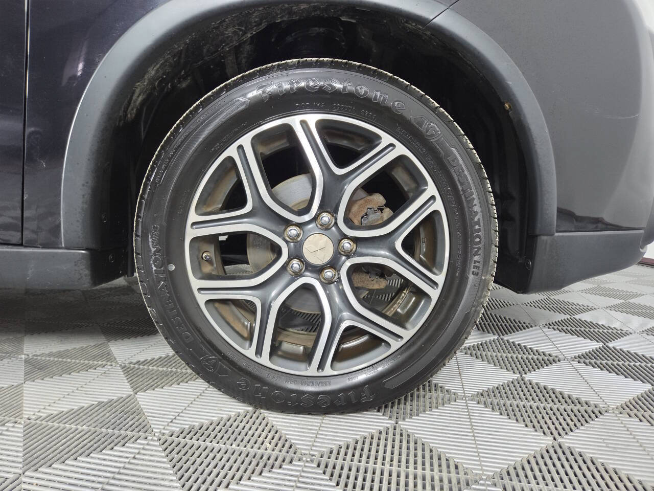 Used 2015 Mitsubishi Outlander GT AWD/4WD image 9