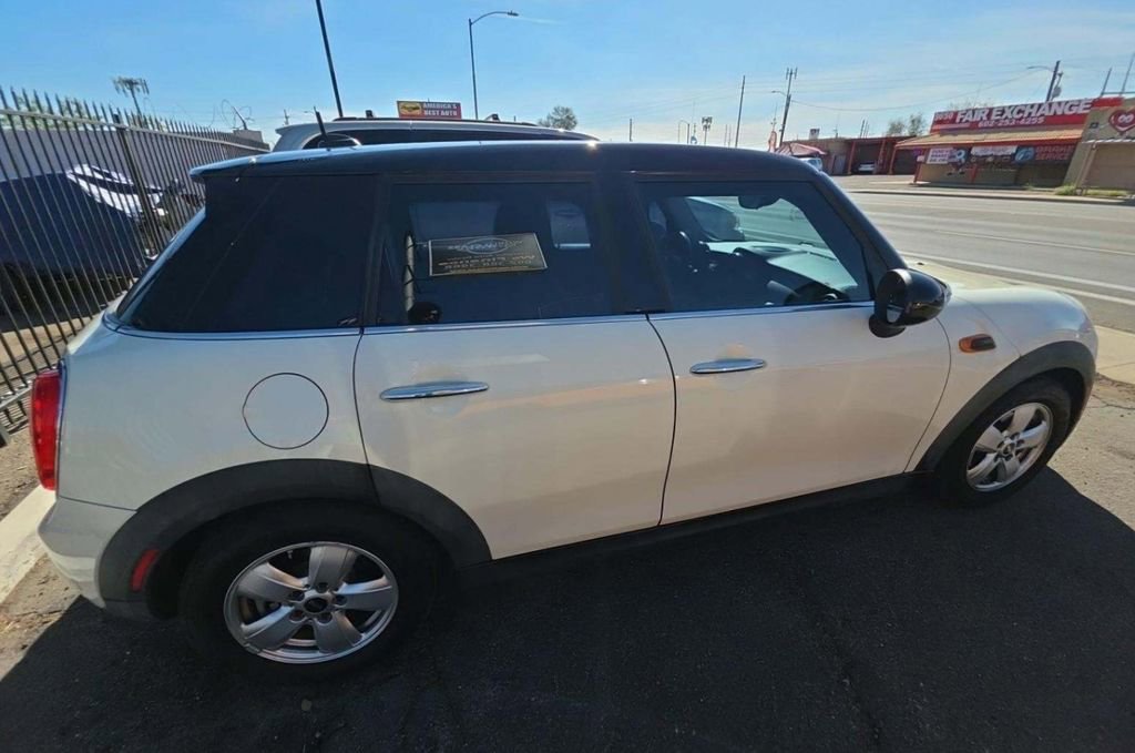 Used 2015 MINI Cooper 4-Door Hardtop image 4