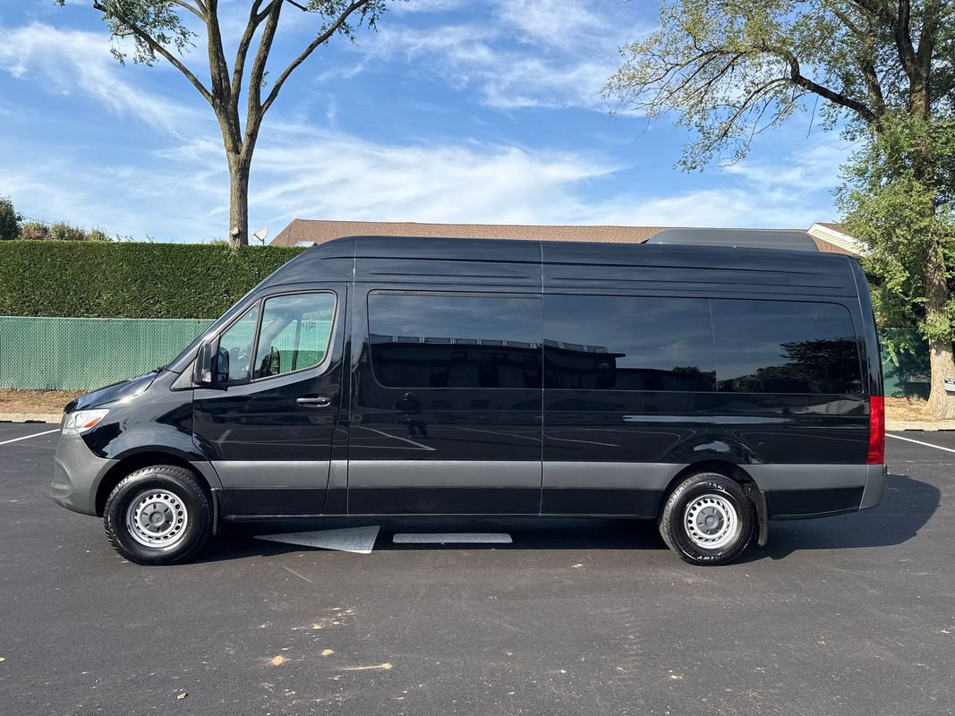 Used 2025 Mercedes-Benz Sprinter 2500 image 4