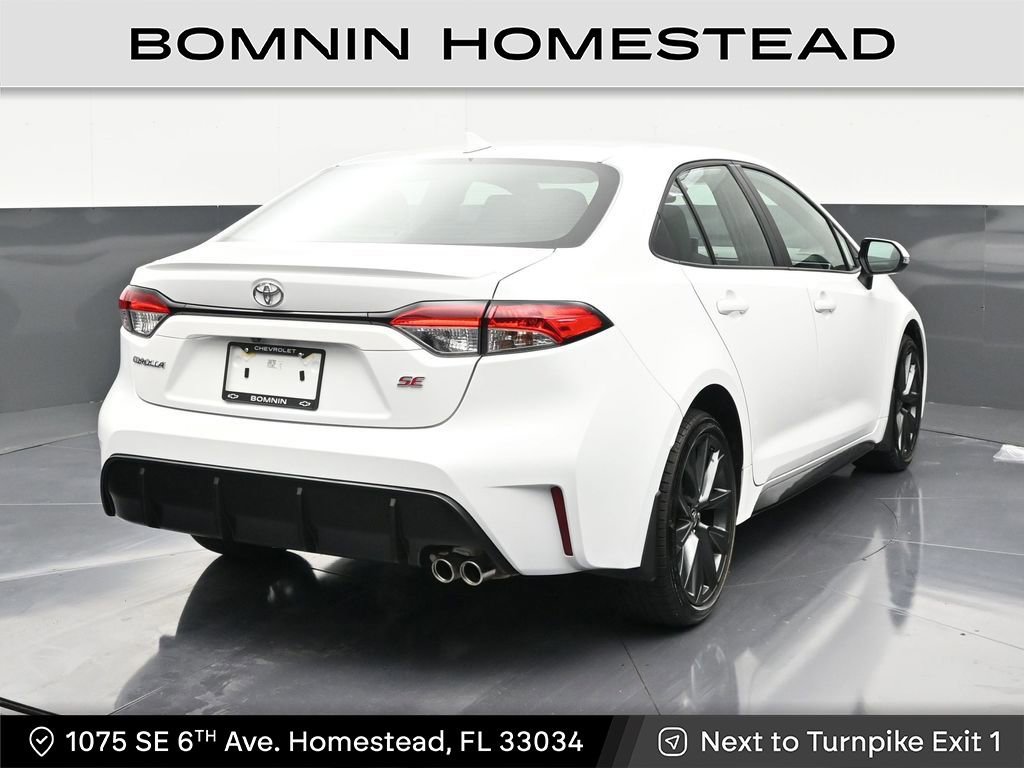Used 2025 Toyota Corolla SE image 1