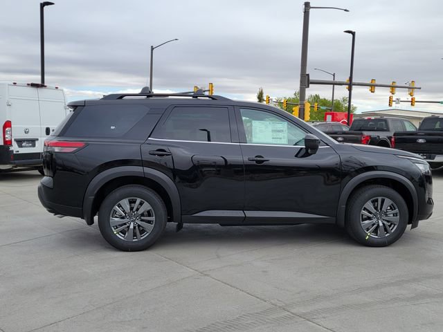 New 2026 Nissan Pathfinder SV w/ SV Premium Package AWD/4WD image 6