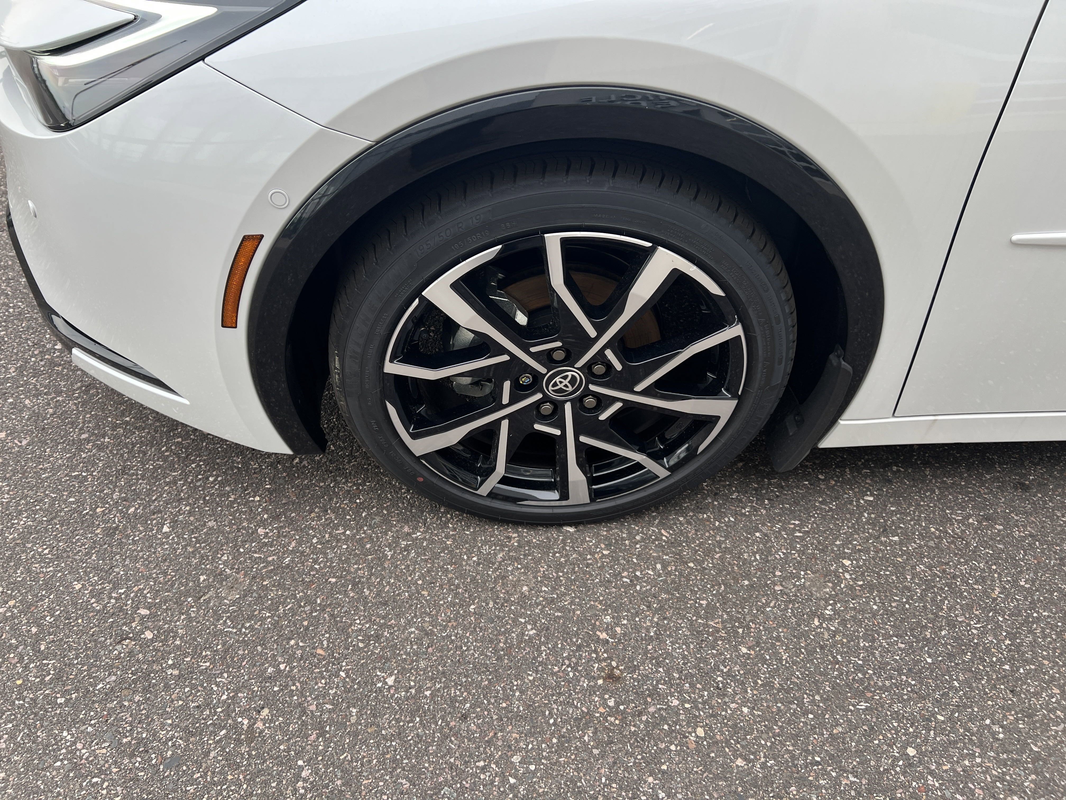 Used 2024 Toyota Prius Prime Premium w/ Advanced Technology Package image 11