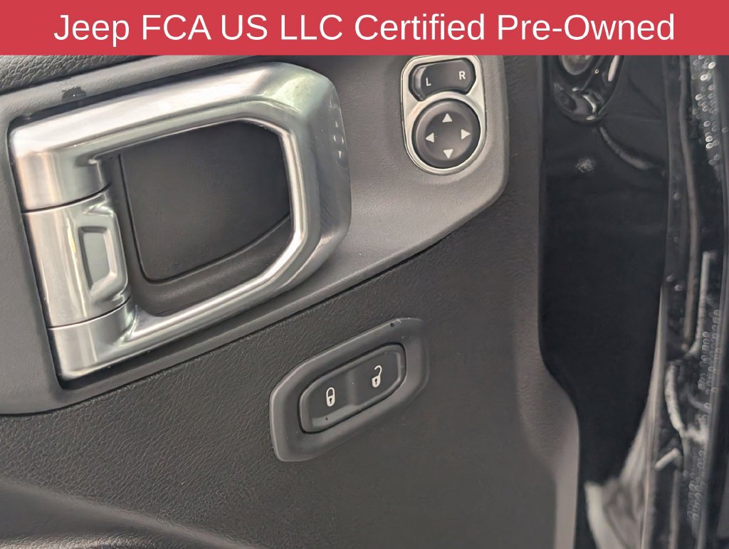 Used 2025 Jeep Gladiator Rubicon w/ Steel Bumper Group AWD/4WD image 15