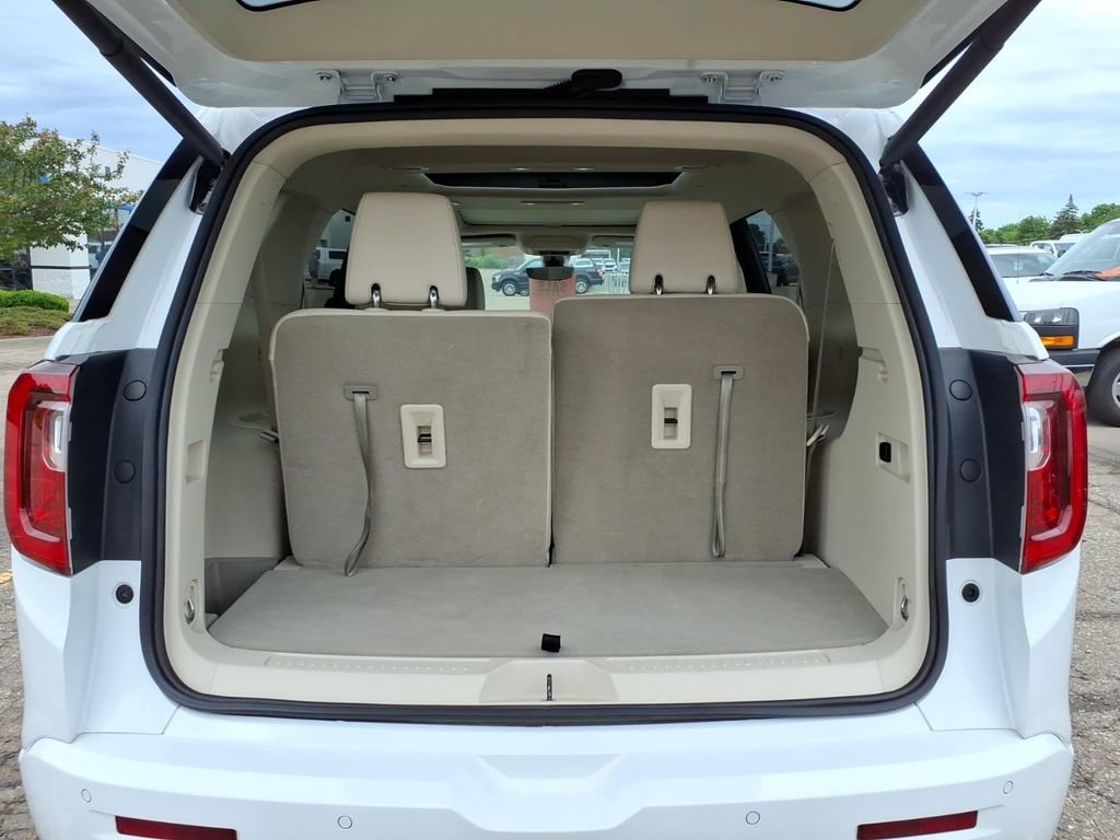 Used 2023 GMC Acadia Denali w/ Denali Technology Package AWD/4WD image 8
