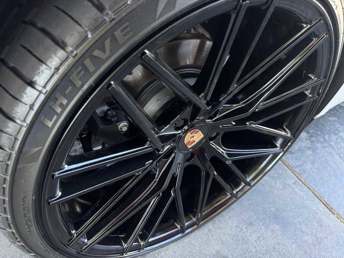 Used 2021 Porsche Taycan image 30