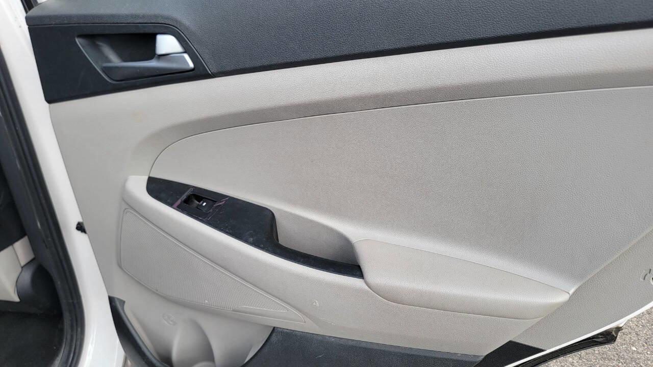 Used 2016 Hyundai Tucson SE w/ Option Group 02 image 27