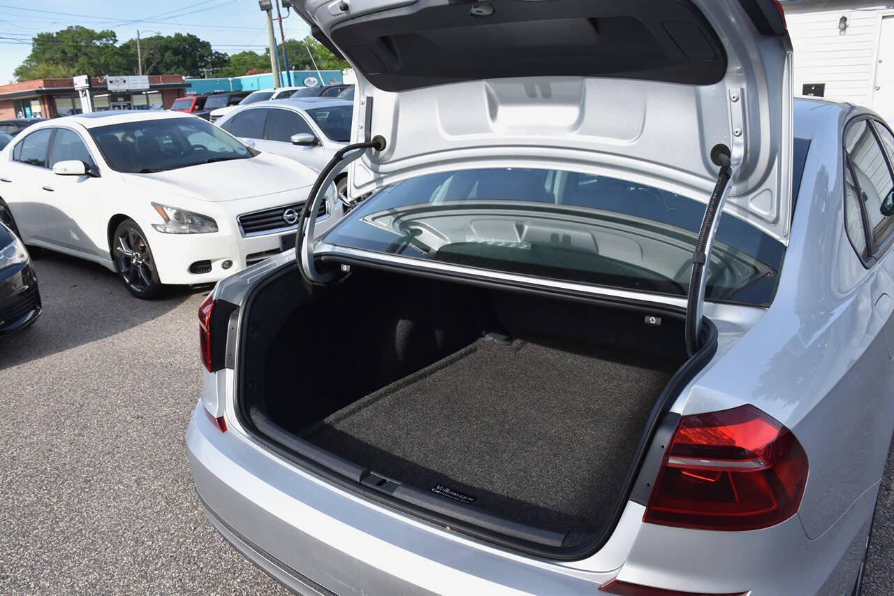 Used 2019 Volkswagen Passat 2.0T Wolfsburg w/ Wheels & Sunroof Package FWD image 16
