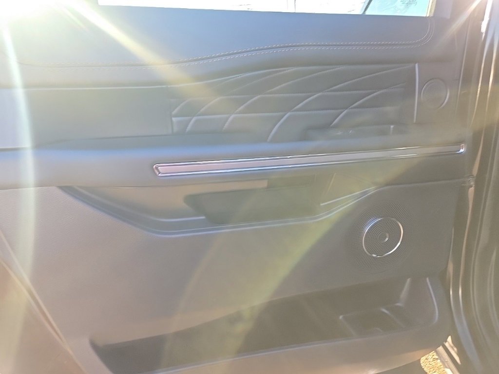 Used 2022 Ford Expedition Max Platinum image 42