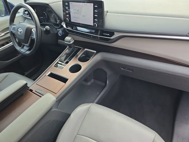 Used 2022 Toyota Sienna XLE FWD image 12