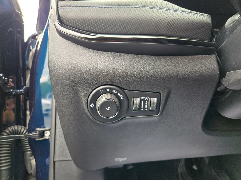 New 2026 Jeep Compass Latitude AWD/4WD image 16