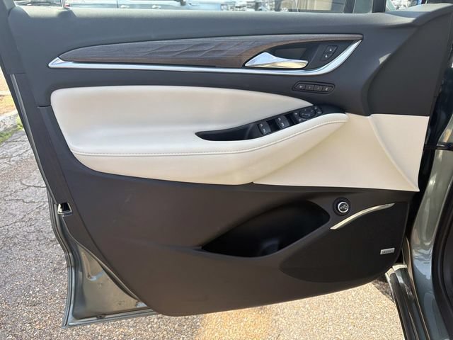 Used 2024 Buick Enclave Avenir w/ Avenir Technology Package FWD image 25