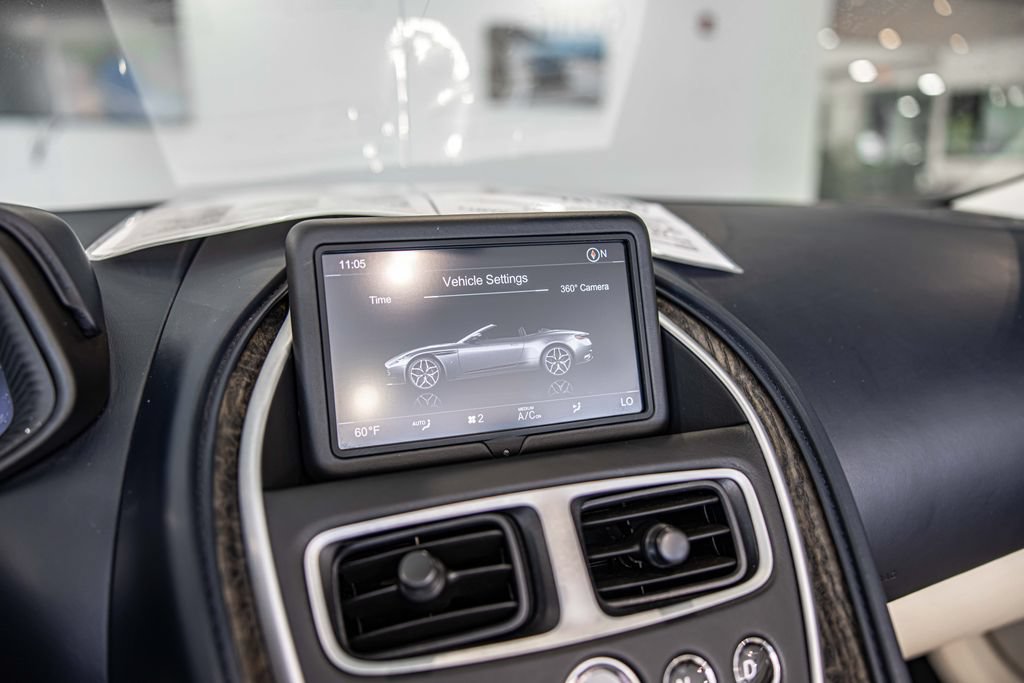 Used 2019 Aston Martin DB11 Volante RWD image 26