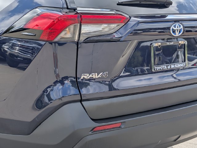 Used 2023 Toyota RAV4 XLE AWD/4WD image 8