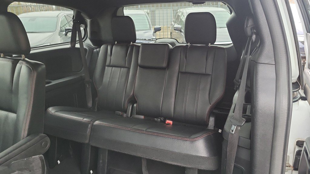 Used 2018 Dodge Grand Caravan GT FWD image 25