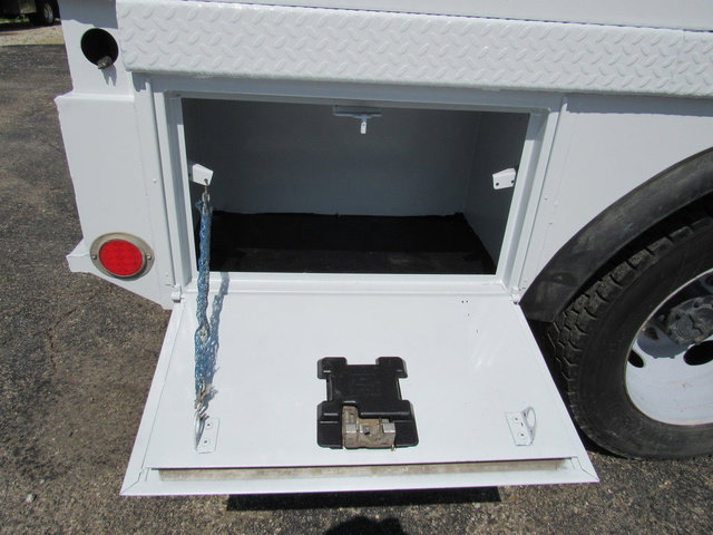 Used 2019 Ford F550 2WD Regular Cab Super Duty image 17