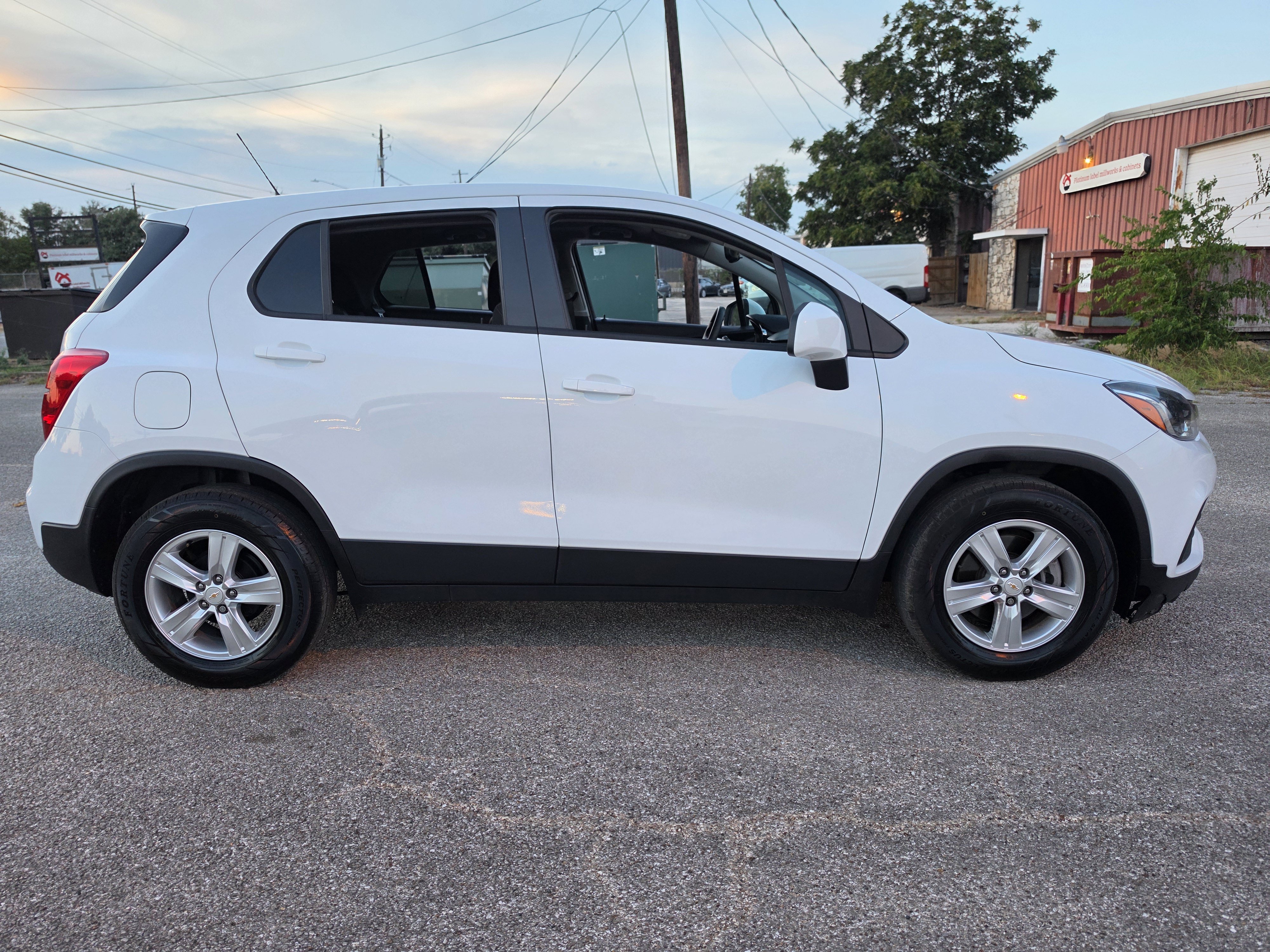 Used 2022 Chevrolet Trax LS w/ Tint and Cruise Package FWD image 8