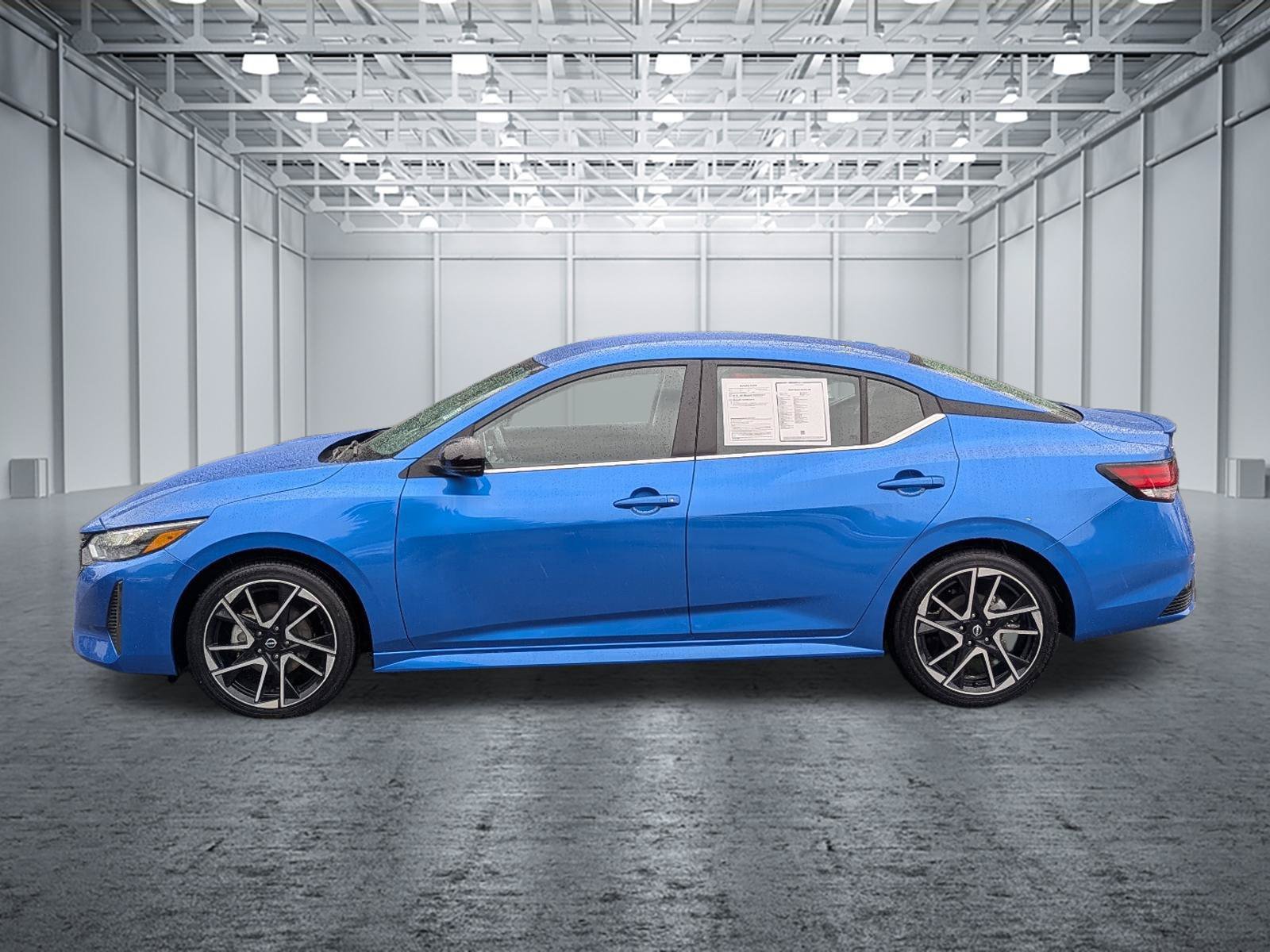 Used 2025 Nissan Sentra SR FWD image 2