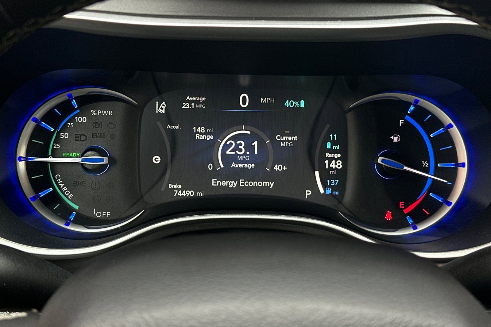 Used 2023 Chrysler Pacifica Touring-L image 33