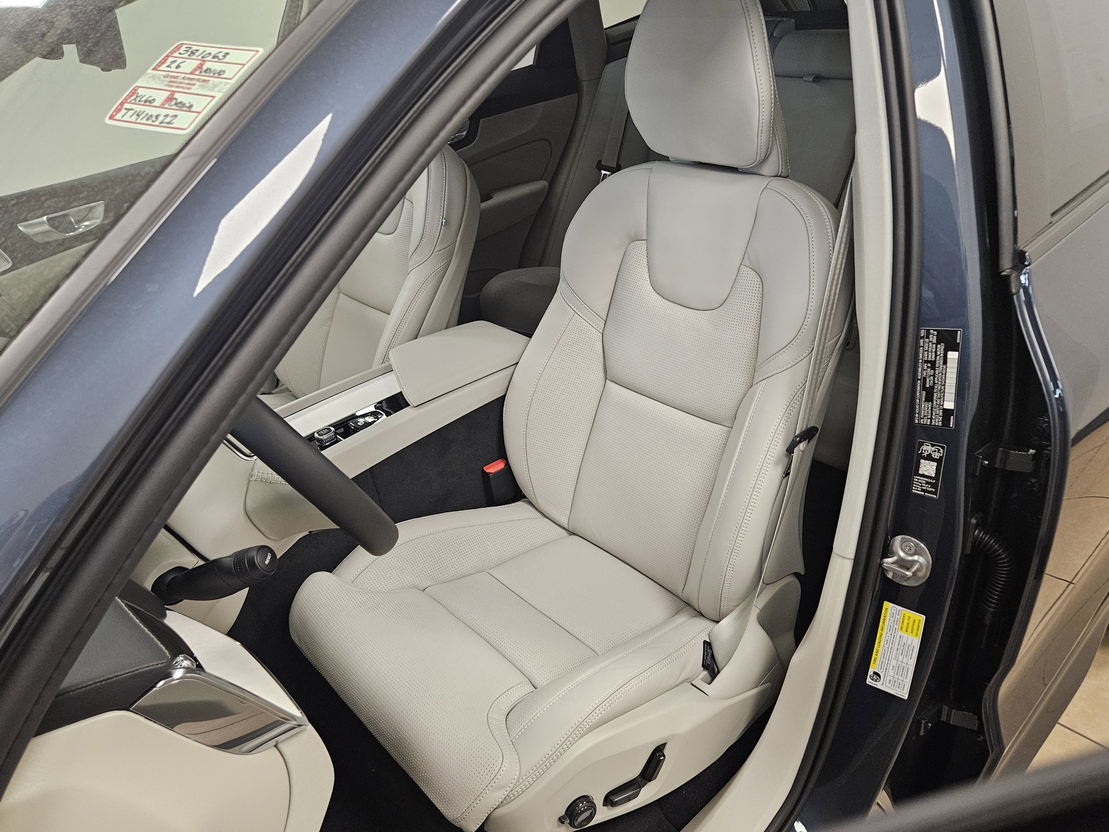 New 2026 Volvo XC60 B5 Ultra w/ Climate Package AWD/4WD image 41