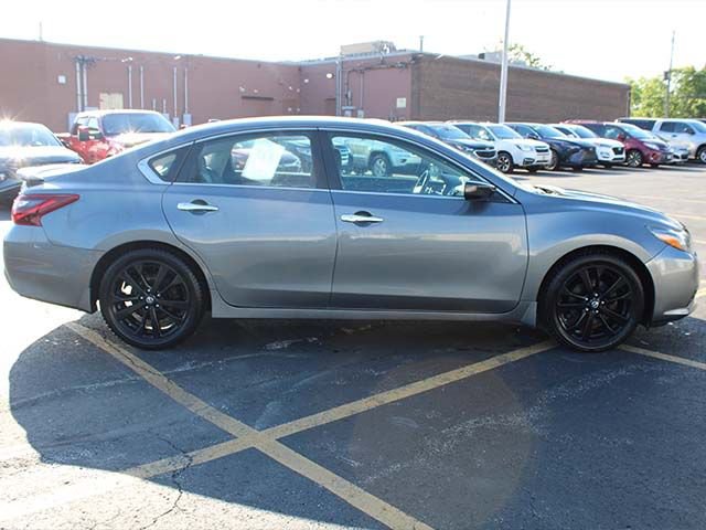 Used 2018 Nissan Altima 2.5 SR w/ SR Midnight Edition FWD image 5