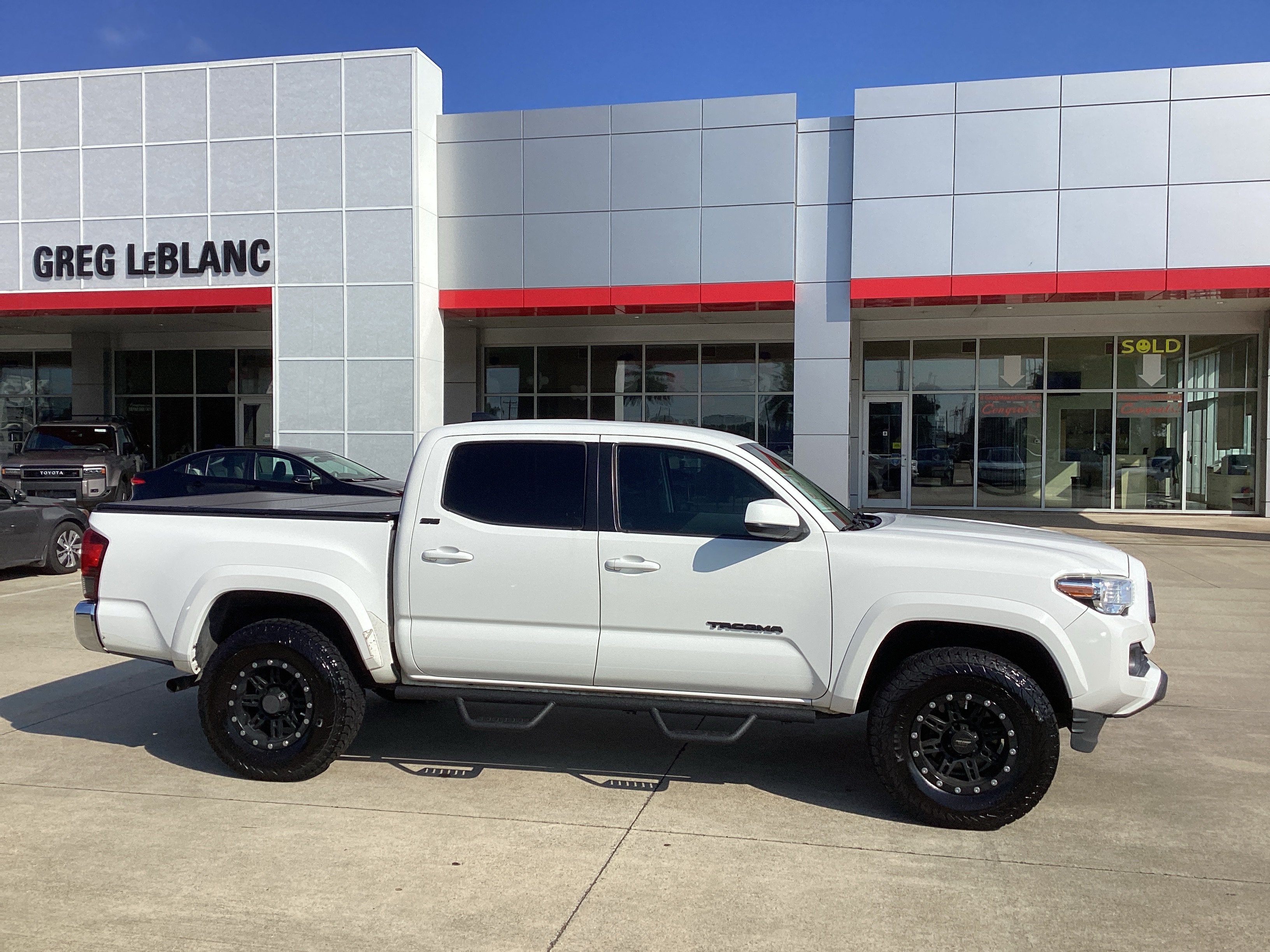 Used 2021 Toyota Tacoma SR5 RWD image 8