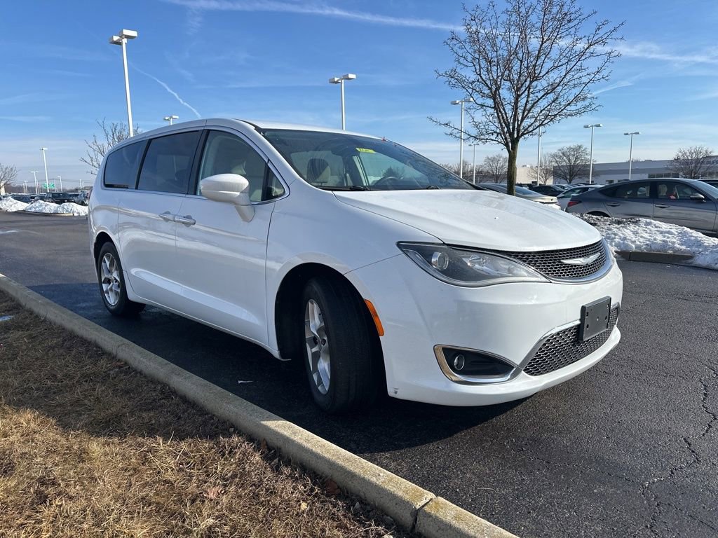 Used 2018 Chrysler Pacifica Touring Plus w/ Tire & Wheel Group image 13