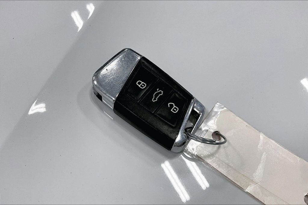 Used 2021 Volkswagen Atlas Cross Sport SE image 13