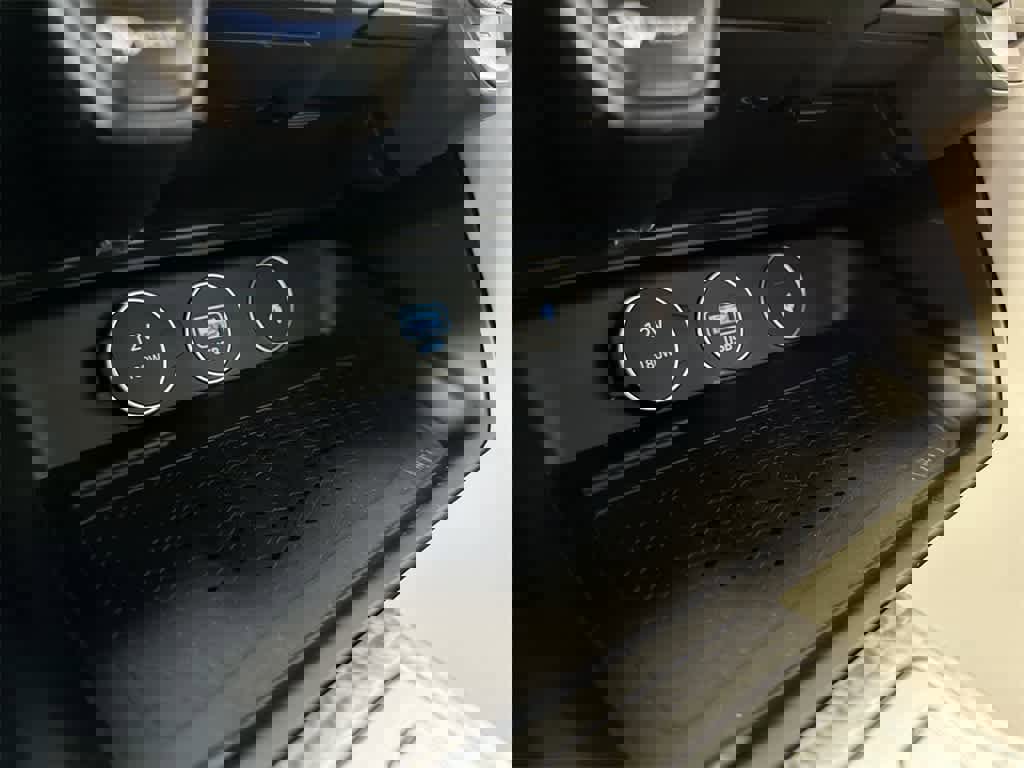 Used 2023 Genesis G70 3.3T w/ Sport Prestige Package image 31