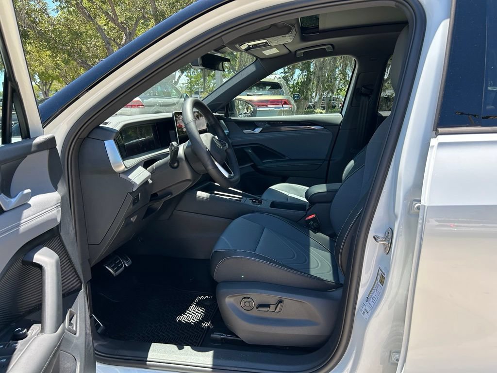 New 2026 Volkswagen Tiguan SE R-Line FWD image 15