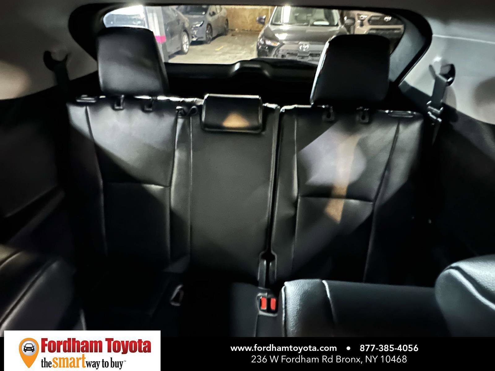 Used 2022 Toyota Highlander XLE AWD/4WD image 16