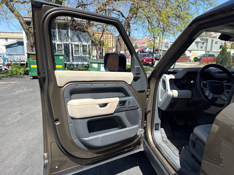 Used 2020 Land Rover Defender 110 S image 11