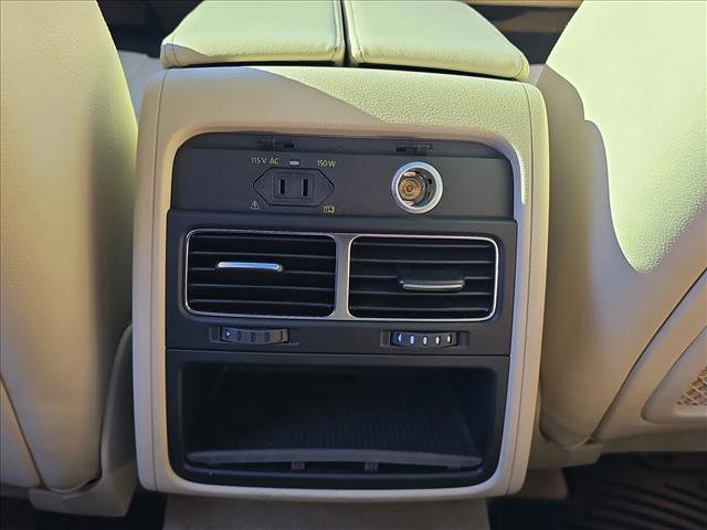 Used 2013 Volkswagen Touareg TDI image 18