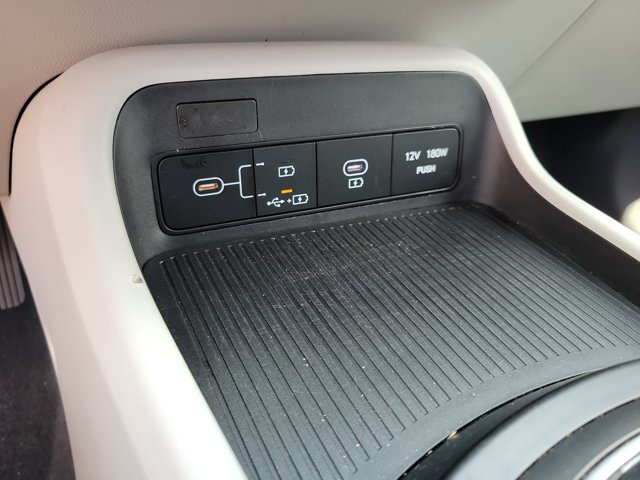 Used 2025 Hyundai Kona SEL FWD image 13